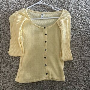 This is a jr size for girls in between kids and adults